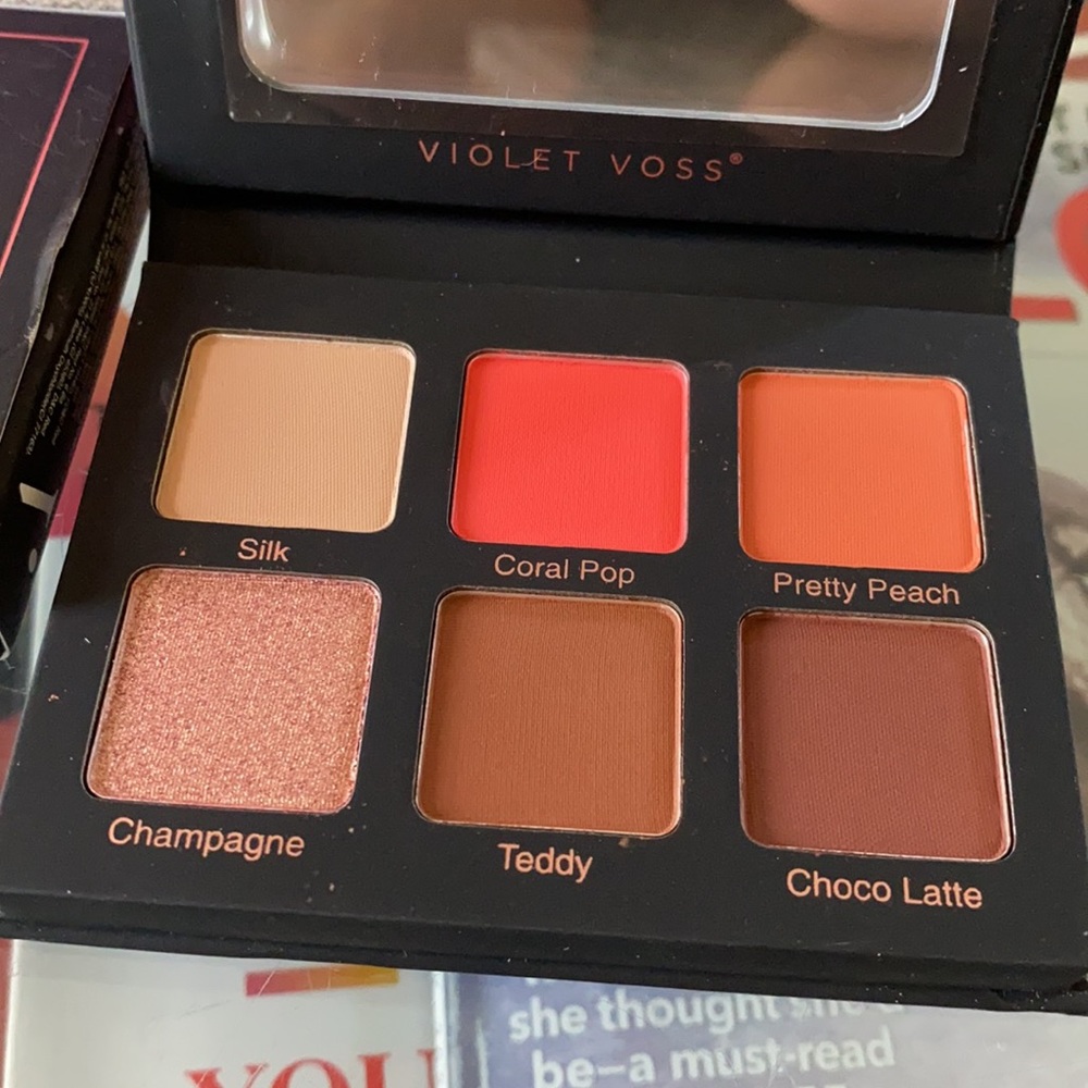 Violet Voss 6 color eye shadow - Picture 2 of 10